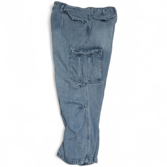 Lucky Brand Liquid Denim Luxe Cargo Jeans Relaxed Light Wash Sz 12/31 - Picture 2 of 8